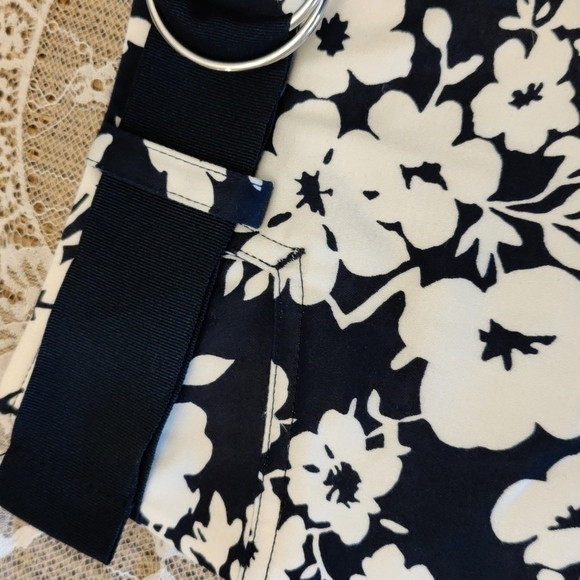 Chaps Short Skirt, Size 4P, Deep Navy & White, Perfect Like New - Picture 2 of 13